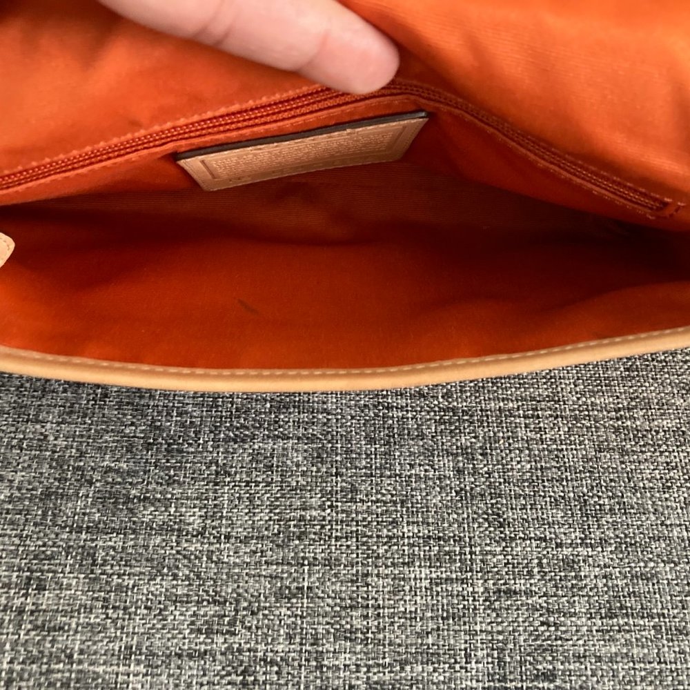 Coach Signature C's Monogram - Picture 9 of 9
